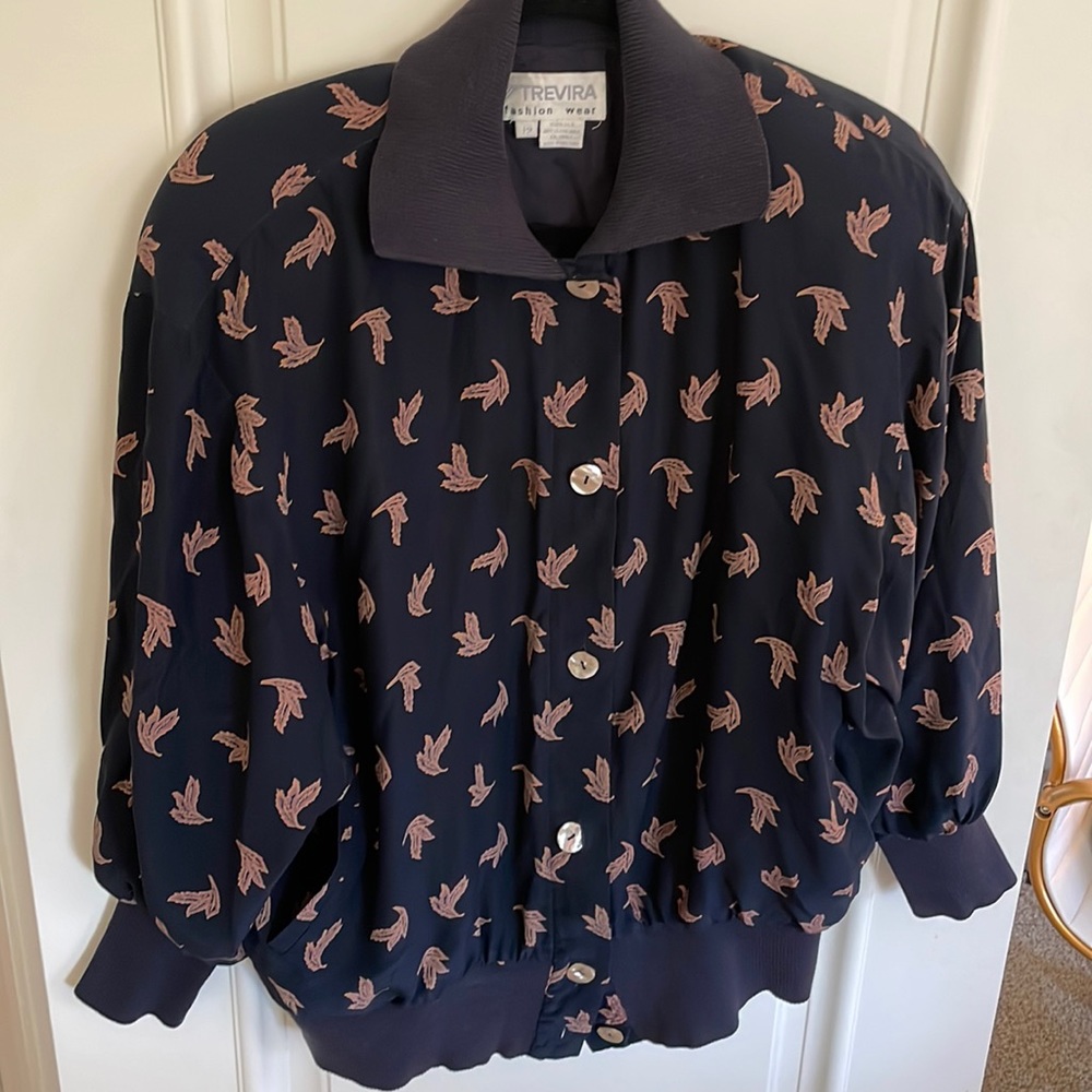 Vintage Jacket with silk lining. Oversized. Navy.